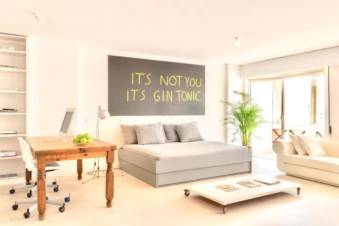 Lisbon Swimming Pool Apartment With Private Parking