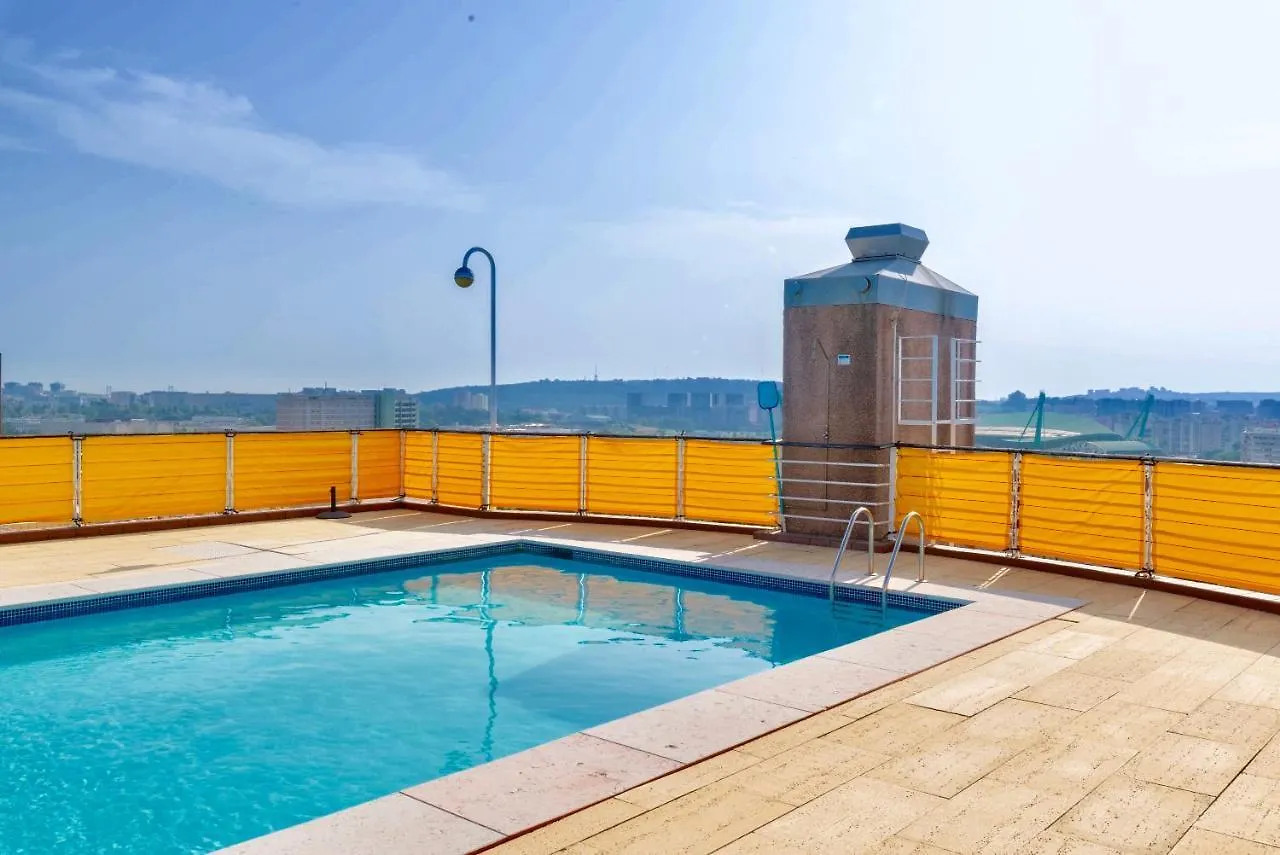 Lisbon Swimming Pool Apartment With Private Parking
