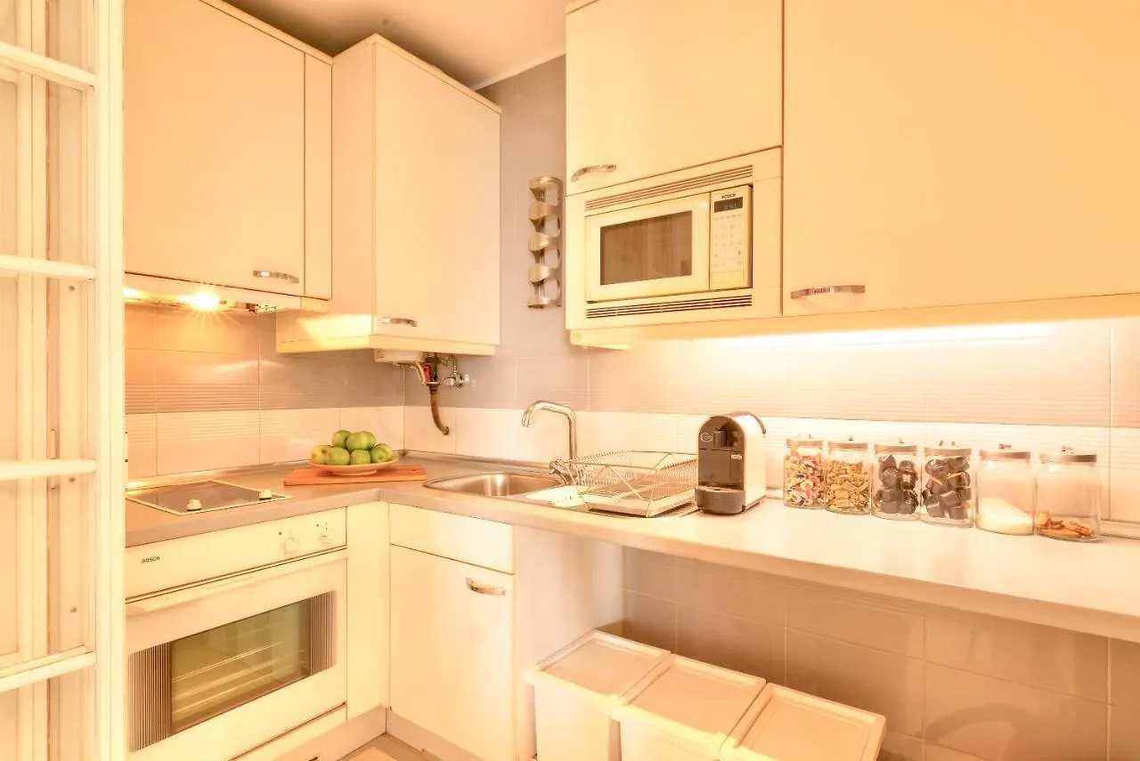 Lisbon Swimming Pool Apartment With Private Parking Portugalsko