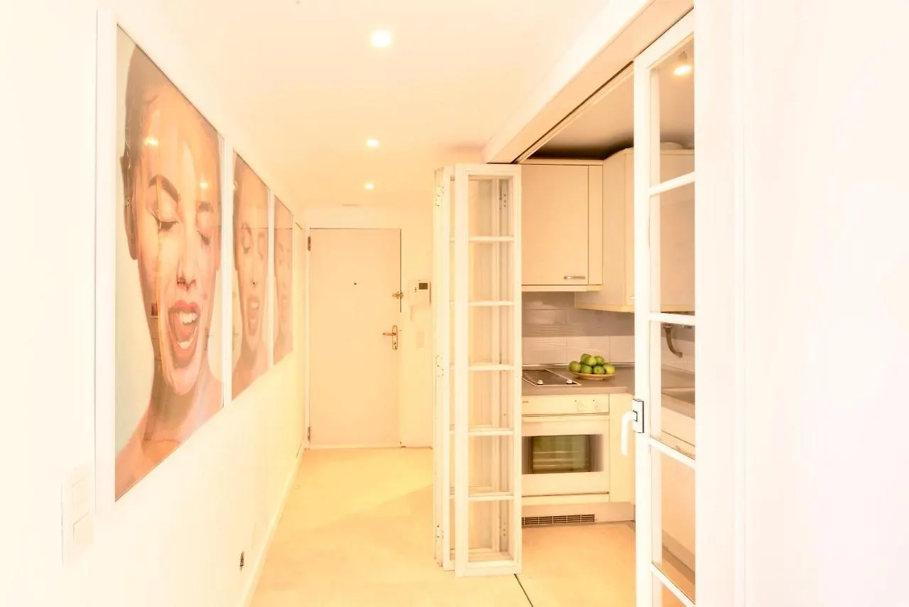 Lisbon Swimming Pool Apartment With Private Parking