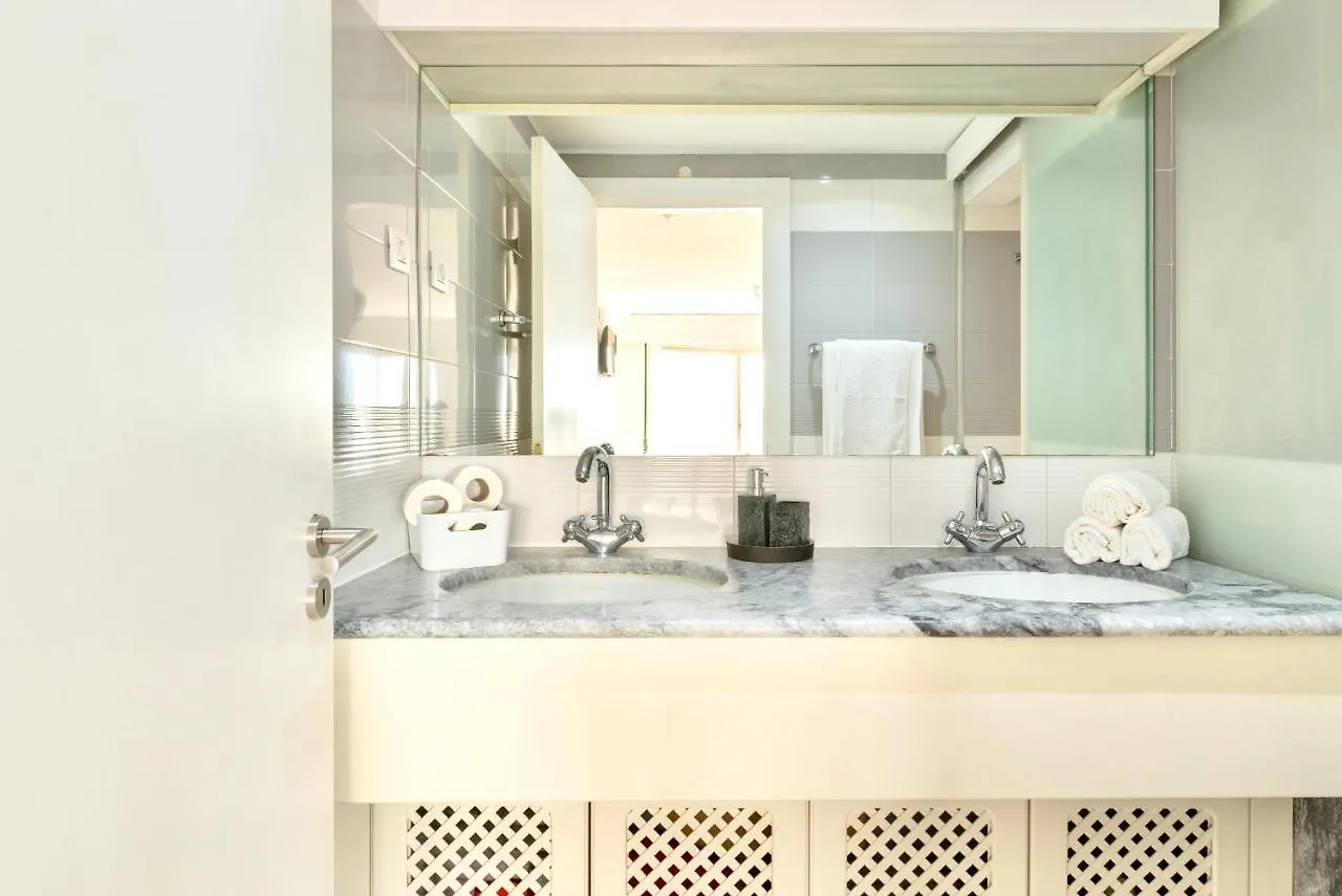 Lisbon Swimming Pool Apartment With Private Parking 0*,  Portugal