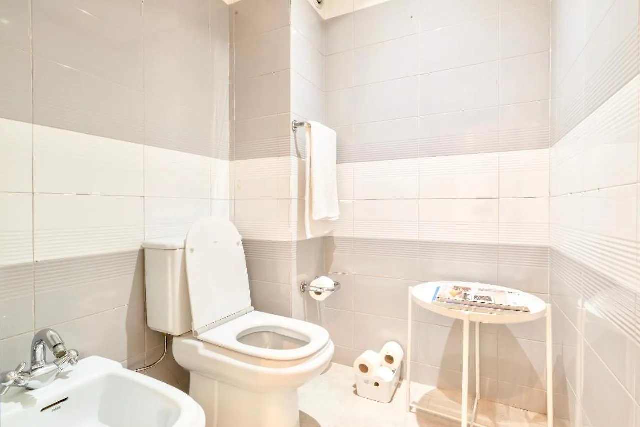 Lisbon Swimming Pool Apartment With Private Parking